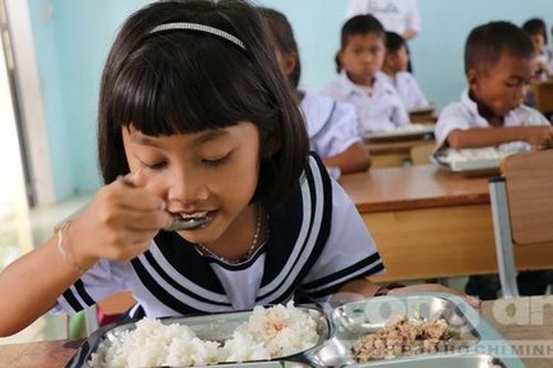 Thầy giáo vùng cao dùng tiền chữa bệnh nuôi học trò nghèo