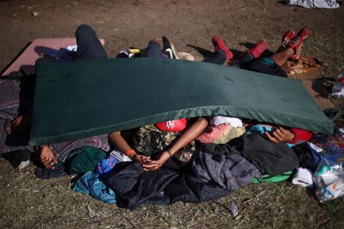 Cuộc sống vạ vật của di dân ở biên giới Mỹ-Mexico