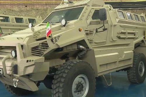 Iran 'trình làng' xe quân sự mới mang tên Cuồng phong