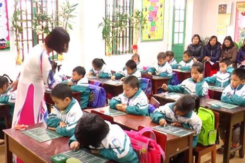 Giáo viên trước chương trình mới: Thách thức và giải pháp