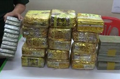 Thu giữ 2 kg nghi ma túy đá ngay trung tâm chợ Lao Bảo, Quảng Trị
