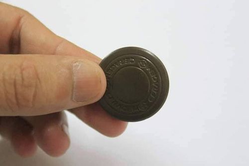 Nhập viện vì hóc dị vật sau khi nuốt viên ngậm ho không rõ nguồn gốc