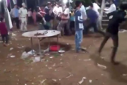 Nhóm thanh niên xông vào đám cưới đánh nhà cô dâu