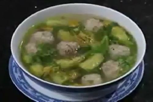 Ngọt thơm canh hoa bí nhồi thịt đổi vị cho bữa cơm ngày lạnh