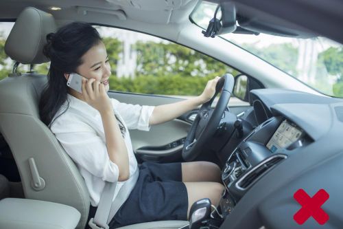 Nhắn tin khi lái xe cũng giống như bạn đang lái xe khi nhắm mắt