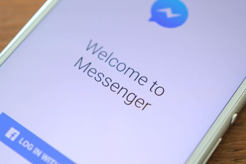 Người dùng hốt hoảng vì hàng loạt tin nhắn FB cũ 'đào mồ' sống dậy