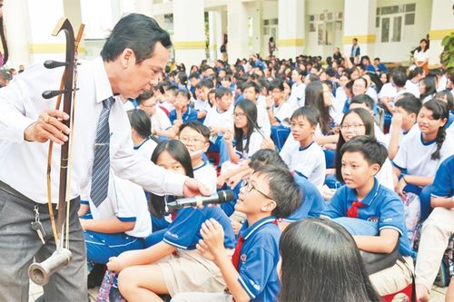 Yêu âm nhạc dân tộc qua làn điệu quê hương