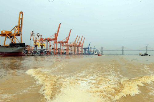Vốn đầu tư trực tiếp nước ngoài thực hiện 16,5 tỷ USD