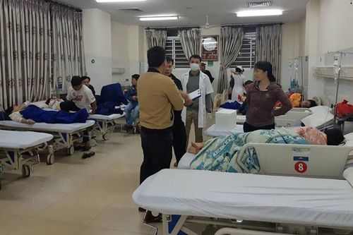 200 người nhập viện nghi ngộ độc do ăn bánh mì