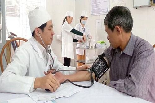 Khám bệnh trái tuyến người tham gia BHYT được hưởng quyền lợi gì