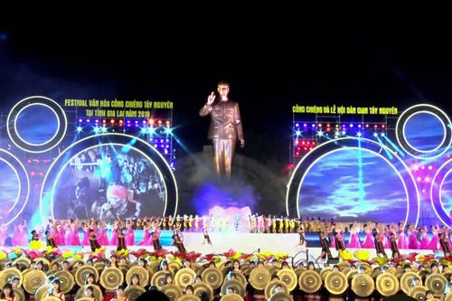 Khai mạc Festival văn hóa cồng chiêng Tây Nguyên 2018: Để tiếng cồng chiêng mãi ngân vang!
