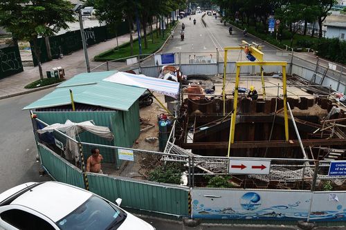 Cuối năm, lô cốt lại mọc lên khắp đường Sài Gòn