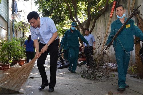 Quận 7 ra quân tổng dọn vệ sinh, khơi thông dòng chảy