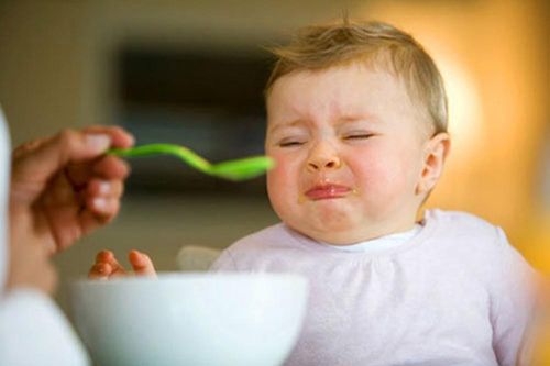 Sai lầm khi chế biến đồ ăn cho bé khiến con càng ăn càng còi cọc