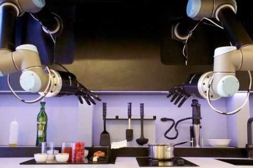Robot nấu ăn tự động chuẩn bị xuất xưởng ra toàn cầu