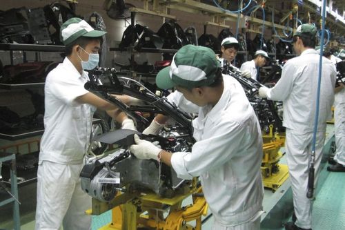 PMI sản xuất của Việt Nam lên sát kỷ lục trong tháng 11