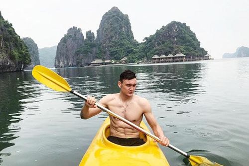 3 chàng trai U23 sở hữu body sáu múi 'đốt mắt' chị em
