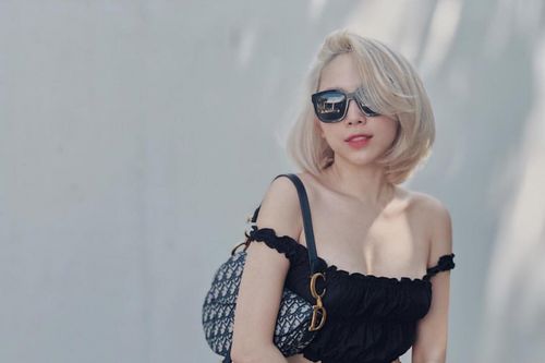 Fans bấn loạn trước màu tóc nhuộm nổi bật của ca sĩ Tóc Tiên