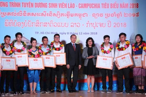 Tuyên dương 130 sinh viên Lào, Campuchia tiêu biểu năm 2018