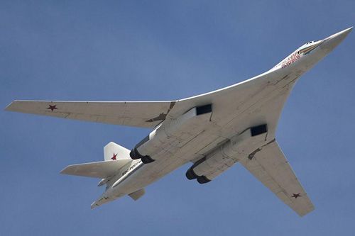 Nga điều hai máy bay ném bom chiến lược Tu-160 tới Venezuela