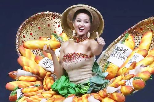 Ơn giời, clip 'Full HD' màn 'cạp bánh mì' của H'Hen Niê trên sân khấu Miss Universe đây rồi