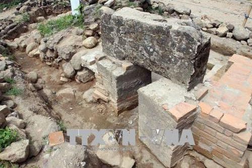 Khai quật khảo cổ di tích Lăng miếu Triệu Tường do vua Gia Long xây dựng
