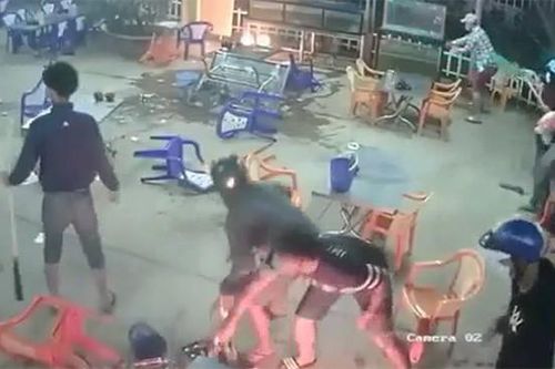 Khẩn trương điều tra hai nhóm thanh niên ẩu đả tại quán ăn đêm