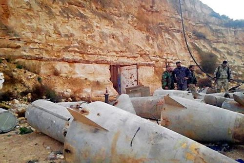 Quân đội Syria phát hiện hàng chục đầu đạn tên lửa S-75 và S-125 của 'quân nổi dậy' ở Daraa