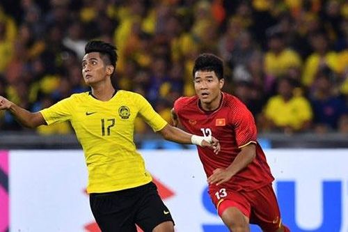 Sao trẻ Malaysia muốn tặng cúp vô địch AFF Cup cho bố và mẹ
