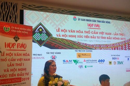 'Lễ hội văn hóa thổ cẩm Việt Nam' lần thứ nhất