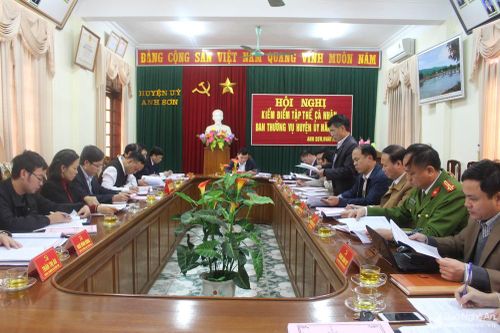 Ban Thường vụ Huyện ủy Anh Sơn kiểm điểm tập thể, cá nhân năm 2018