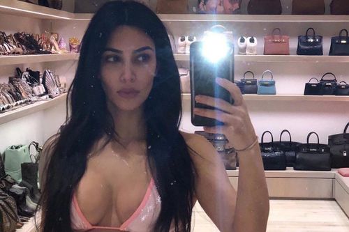 Tủ đồ ngập túi hiệu của Kim Kardashian
