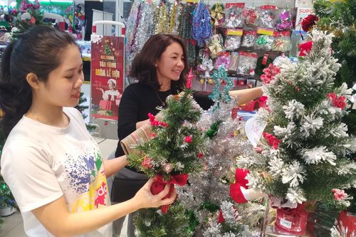 Ồ ạt các chương trình khuyến mại, giảm giá đặc biệt mùa Giáng sinh