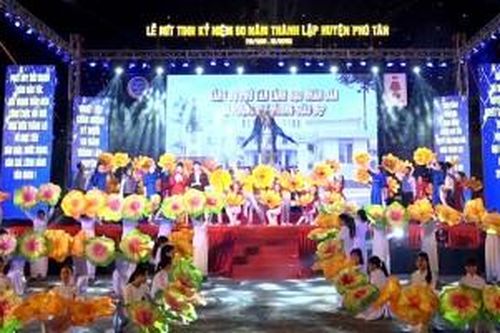 Kỷ niệm 50 năm thành lập huyện Phú Tân