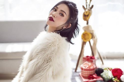 Đón Giáng sinh gợi cảm, quyến rũ phải mặc như Angela Phương Trinh