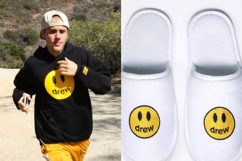 Justin Bieber ra mắt dòng dép 5 USD, cháy hàng sau vài giờ mở bán