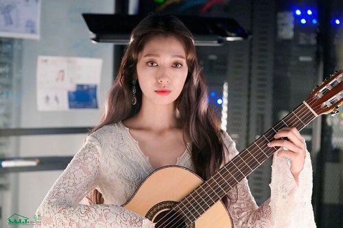 Park Shin Hye 'hớp hồn' người xem với nhân vật Emma bí ẩn trong 'Memories of the Alhambra'