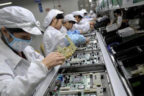 Foxconn và Apple chuyển bớt bộ phận lắp ráp iPhone từ Trung Quốc sang Ấn Độ