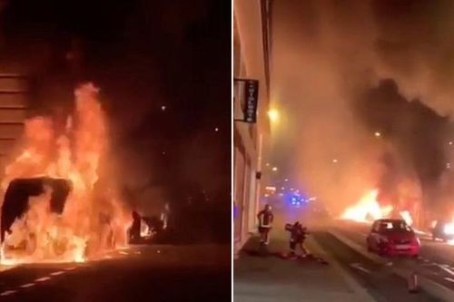 Paris ngập khói lửa: Người biểu tình đốt xe, cảnh sát xả hơi cay