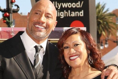 The Rock mua nhà đẹp cho mẹ để bù đắp thời nghèo khó