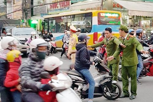 Giải pháp nào giảm thiểu ùn tắc giao thông tại Đà Nẵng (?!)