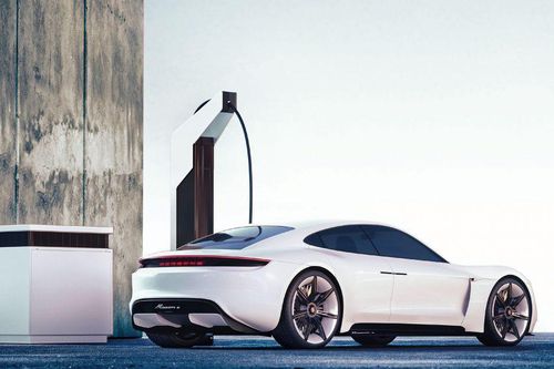 Xe điện Porsche Taycan đã nhận đặt hàng, giá từ 90.000 USD