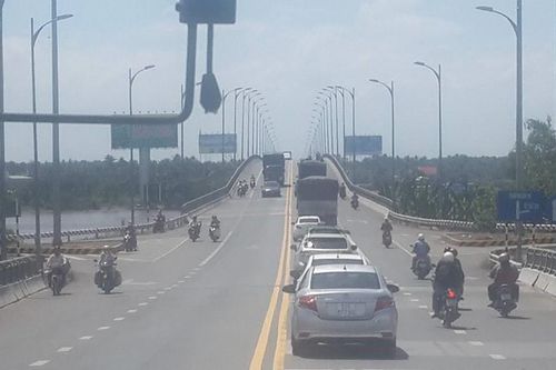 Người dân miền Tây trở lại TPHCM từ sáng sớm để tránh kẹt xe