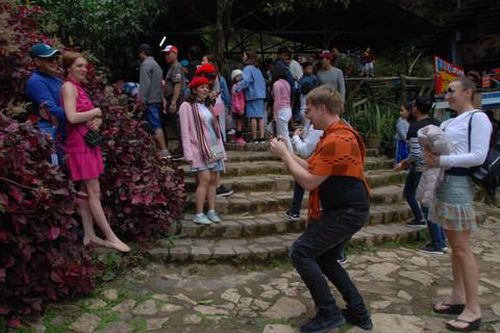 Khách Tây rộn ràng đón năm mới 2019 ở Đà Lạt