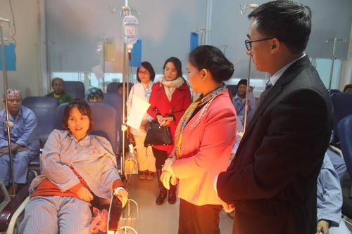 Nhiều giải pháp hỗ trợ người bệnh chống rét trong thời tiết giá lạnh