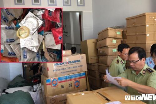 Đột kích cơ sở làm giả bao cao su, gel bôi trơn cực lớn ở TP.HCM