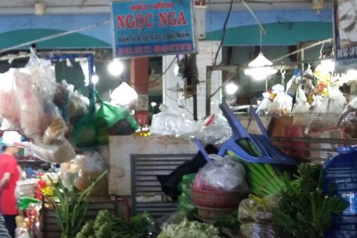Nữ tiểu thương 53 tuổi bị đâm trọng thương
