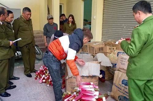 Tiêu hủy một tấn mỹ phẩm không rõ nguồn gốc