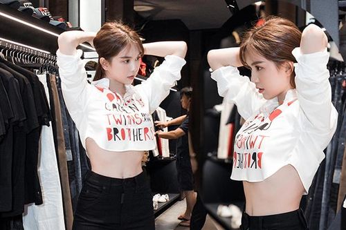Ngọc Trinh khoe eo thon trứ danh chuẩn bị váy áo tham dự Milan Fashion Week