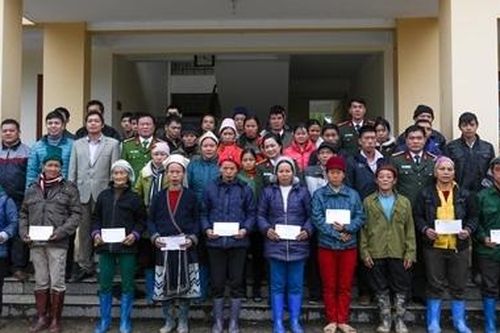 200 suất quà Tết đến với người nghèo miền núi tỉnh Bắc Kạn